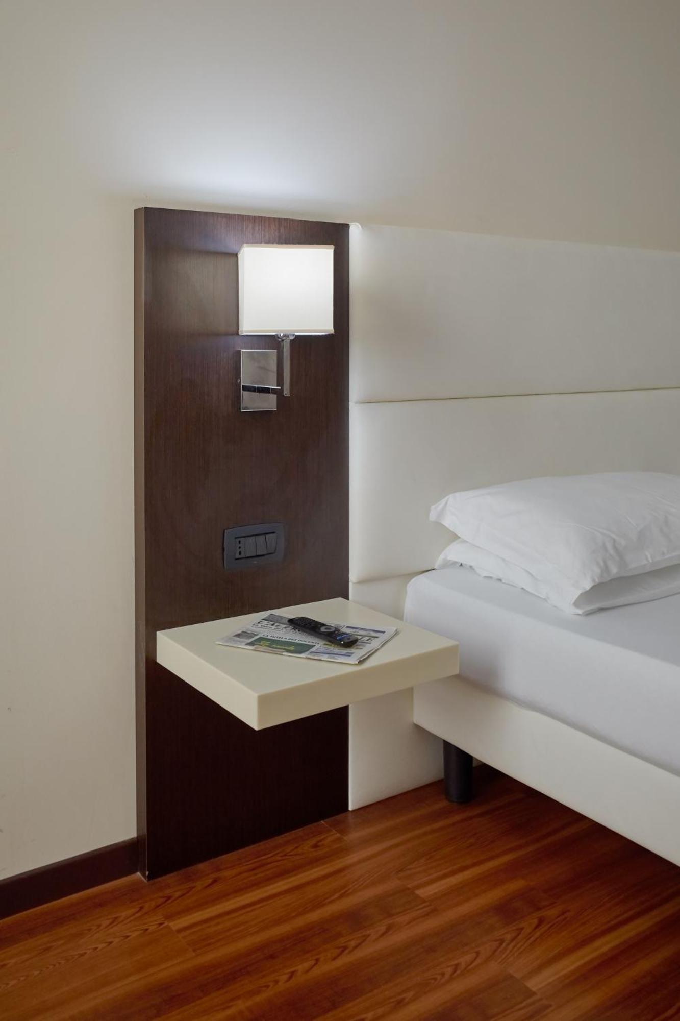 Kona Hotel Verona By Kleos Group Collection Negrar Exterior photo