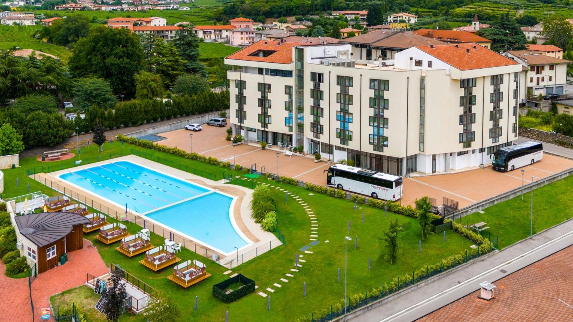 Kona Hotel Verona By Kleos Group Collection Negrar Exterior photo